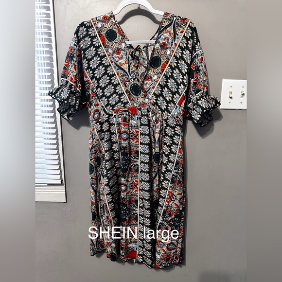 Open back, deep V front - Picture 1 of 1